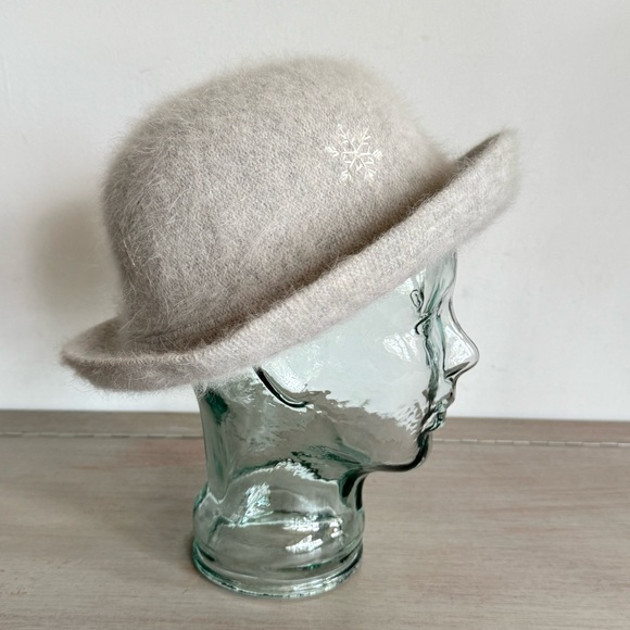 Angora Wool Light Gray Bowler Fedora Winter Snowflake Christmas Soft‎ Fuzzy Hat - Picture 1 of 7